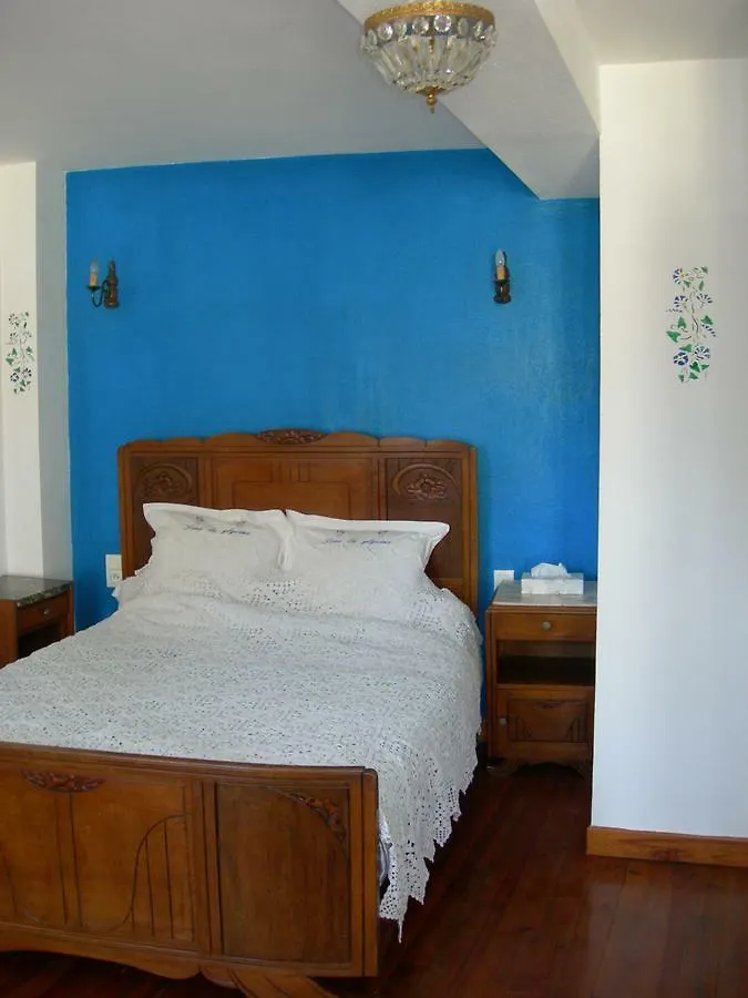 Sous La Glycine Bed and Breakfast Miélan Bed & Breakfast