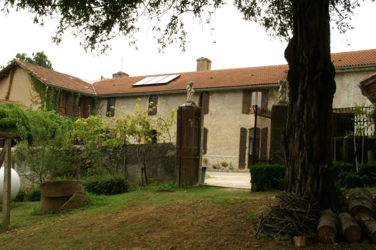 Bed & Breakfast Sous La Glycine Bed and Breakfast Miélan